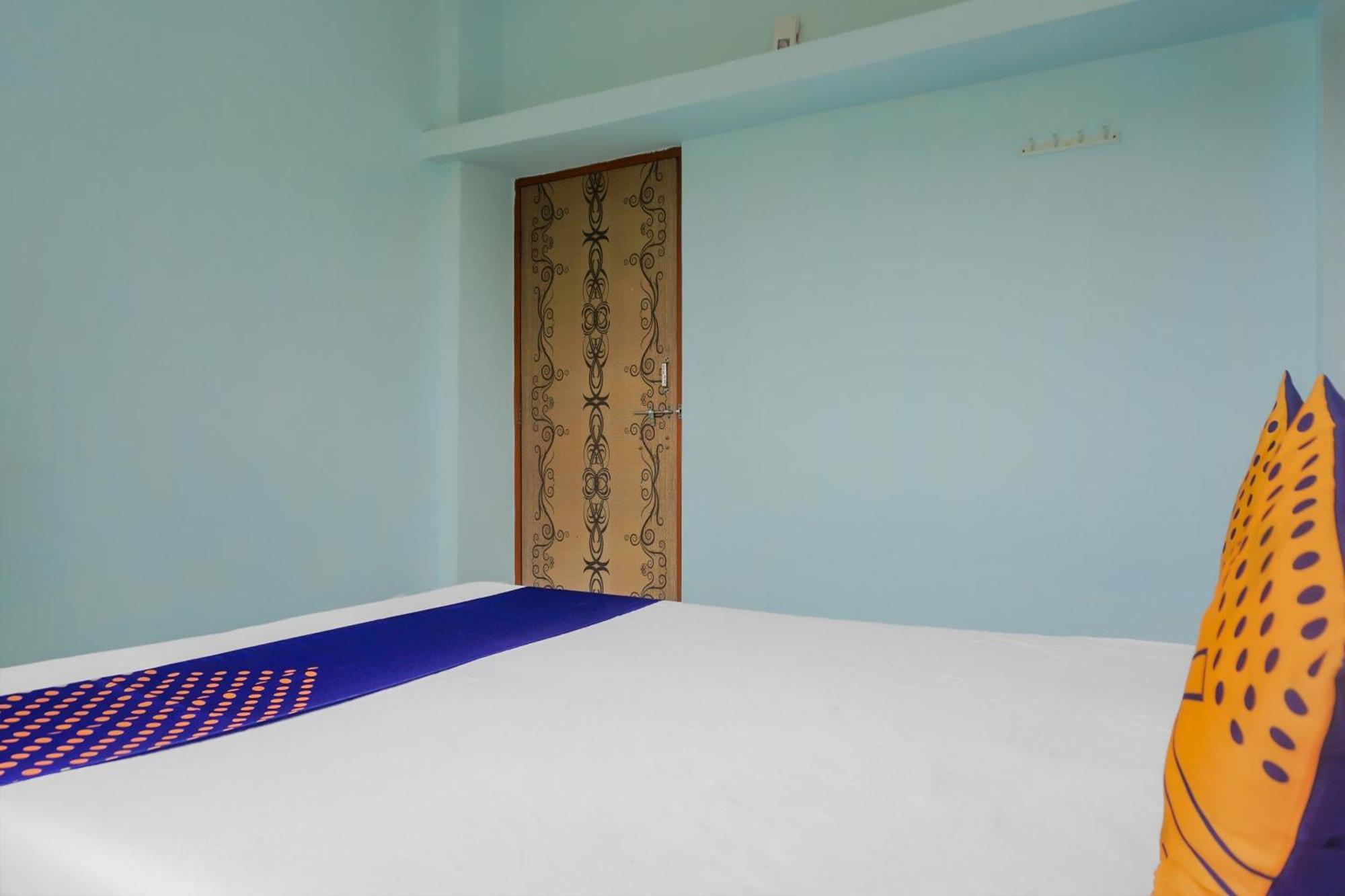 Daund Spot On 79676 Hote Kinara Lodging And Restaurant מראה חיצוני תמונה