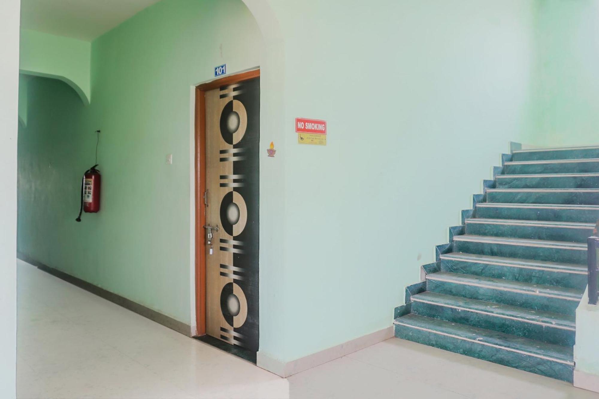 Daund Spot On 79676 Hote Kinara Lodging And Restaurant מראה חיצוני תמונה
